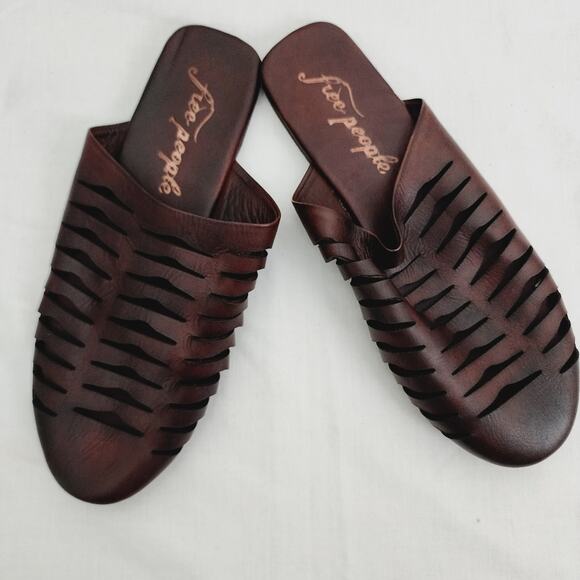 Free People Slice of Sun Brown Leather Mule Flat Sandals Coconut Size 37 US 6.5 - Picture 7 of 11